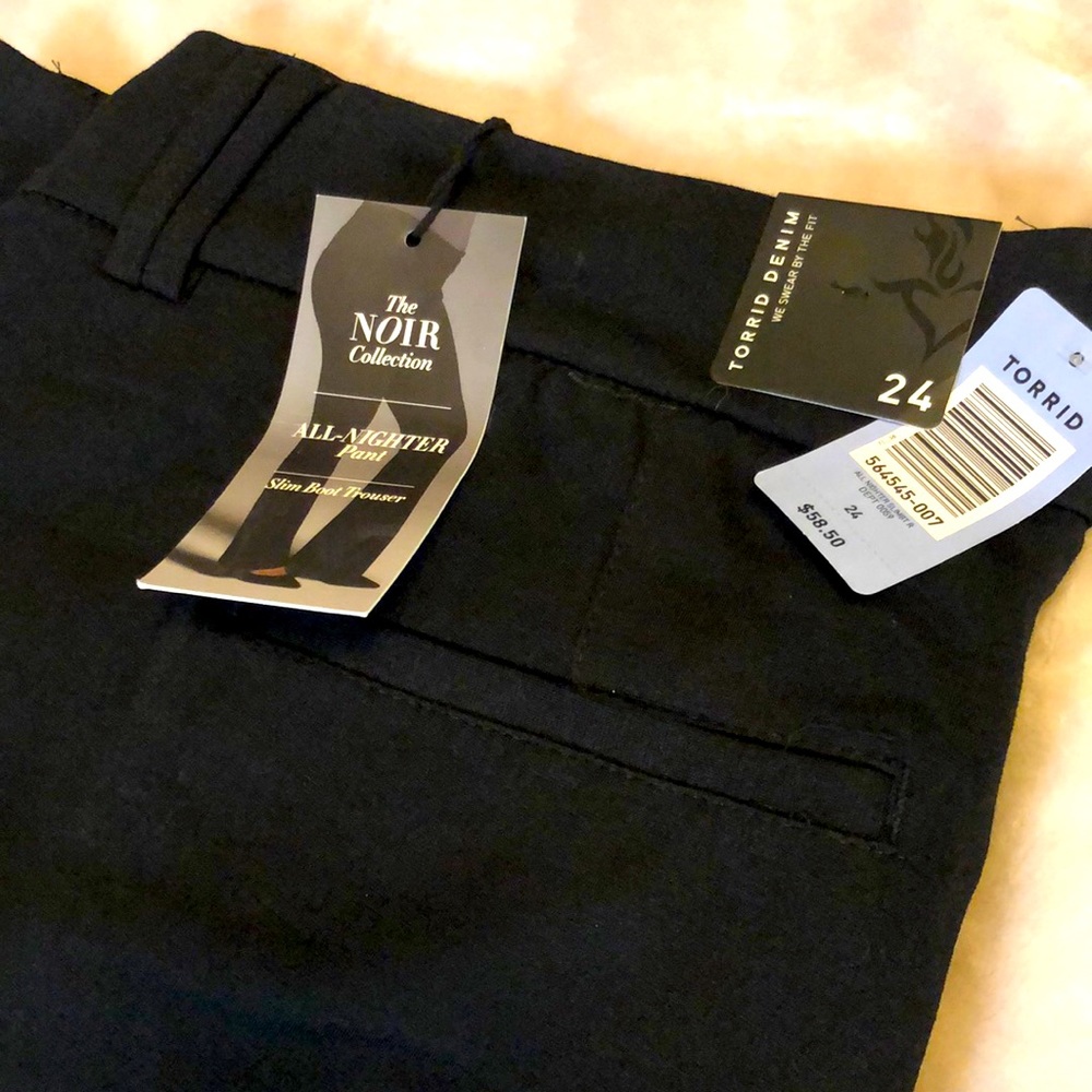 TORRID. NWT. BLACK STRETCH TROUSER. SIZE 24